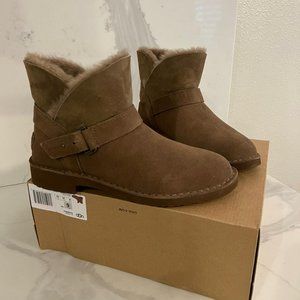 ❌SOLD❌ UGG Aubrielle Boots in Chestnut Size 6